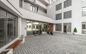 Cozy Gagarin Plaza Apartment